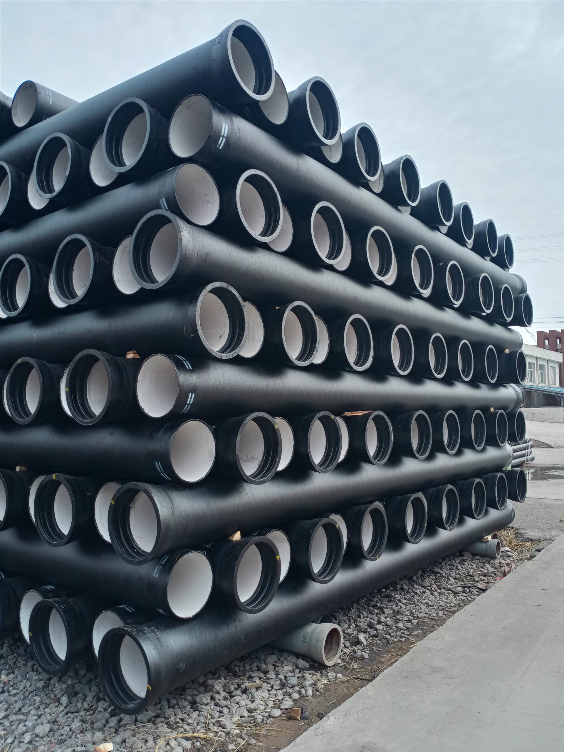 연성 철 파이프: 현대 난방 시스템을 위한 신뢰할 수 있는 솔루션